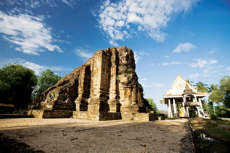 Wat Rattanaram (Wat Kaeo)