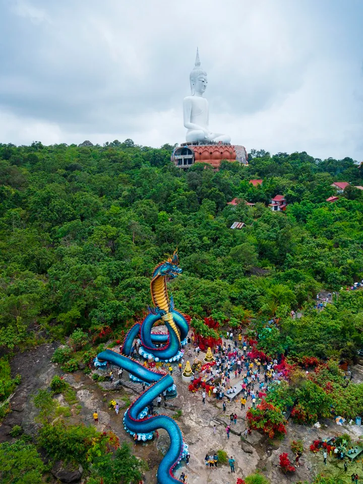 Wat Roi Phra Phutthabat Phu Manorom — photo 2