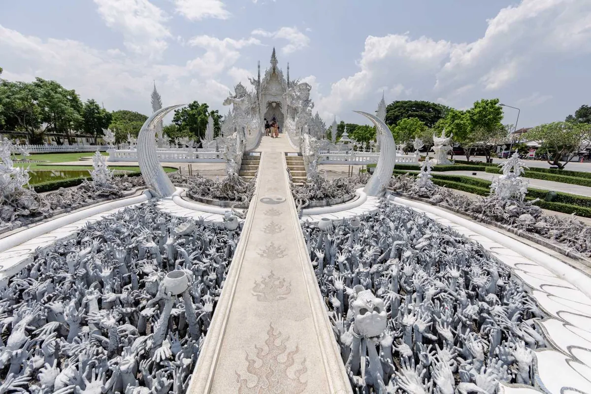 Wat Rong Khun (White Temple) — photo 2