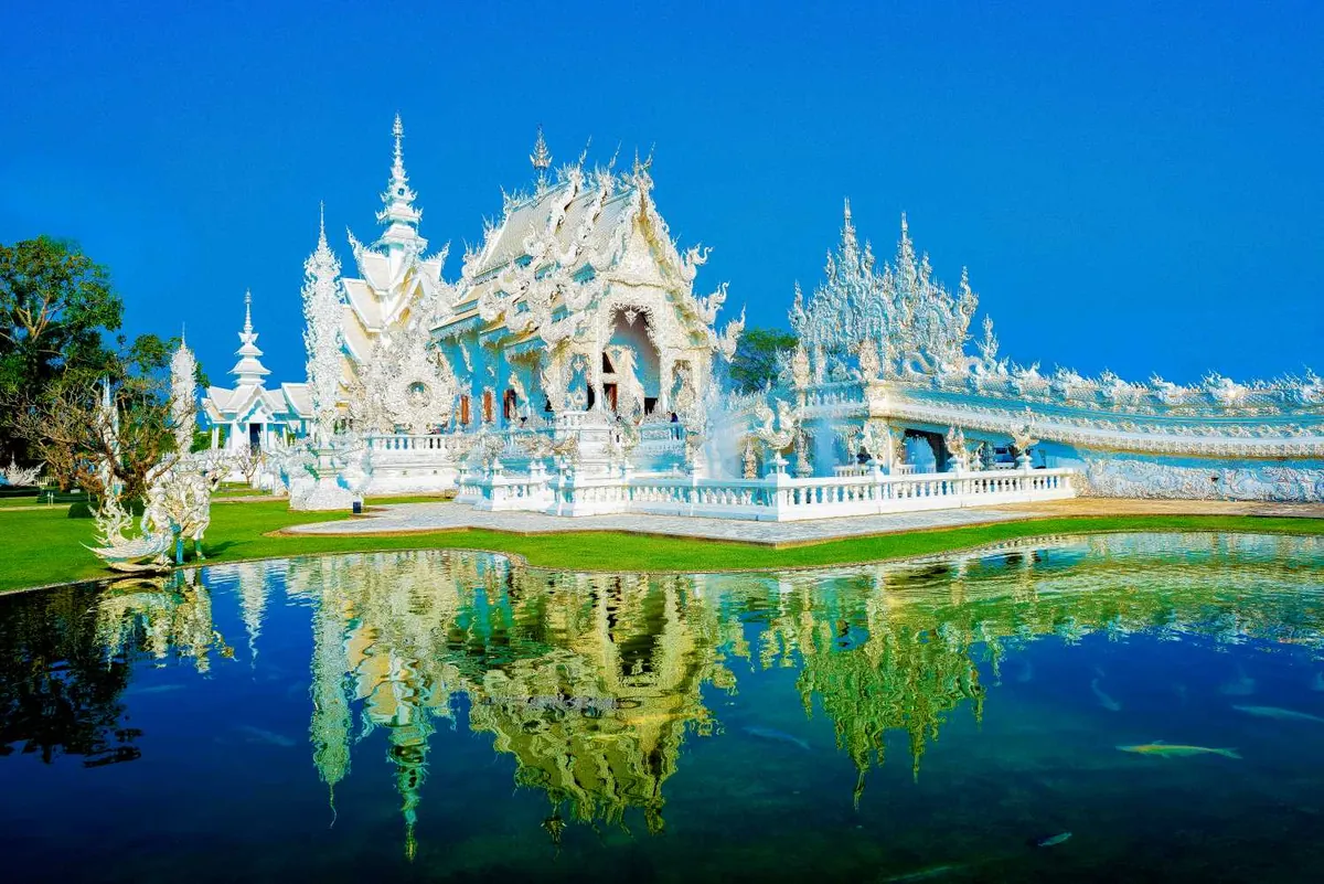 Wat Rong Khun (White Temple) — photo 4