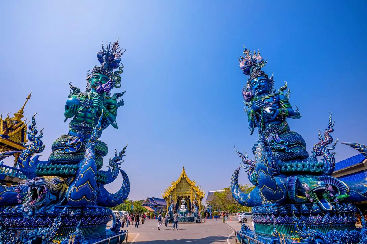 Wat Rong Suea Ten (Blue Temple) — photo 2