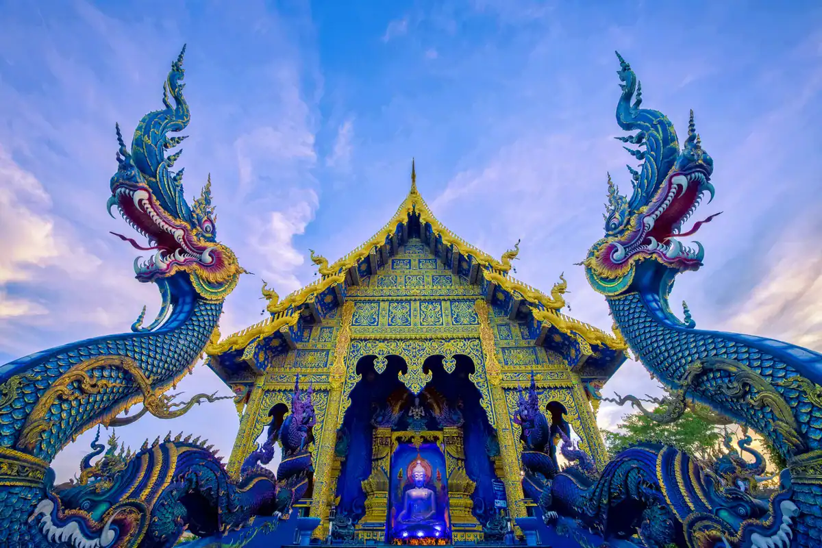 Wat Rong Suea Ten (Blue Temple)