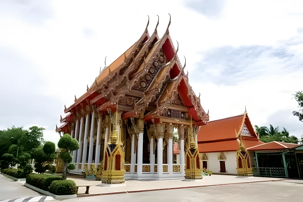 Wat Sao Thong Hin