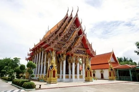 Wat Sao Thong Hin