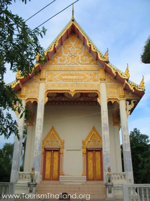 Wat Si Bun Rueang (Wat Nuea)