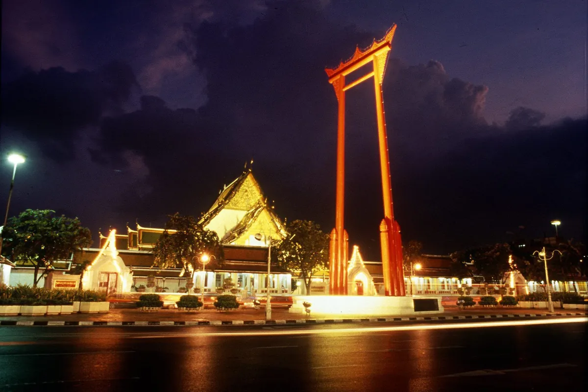 Wat Suthat (Giant Swing Temple) — photo 2