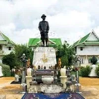 Wat Suthiwat Wararam (Wat Chong Lom)
