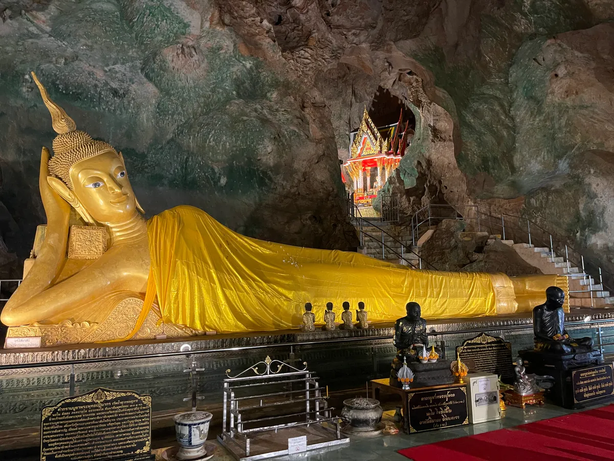 Wat Suwannakhuha