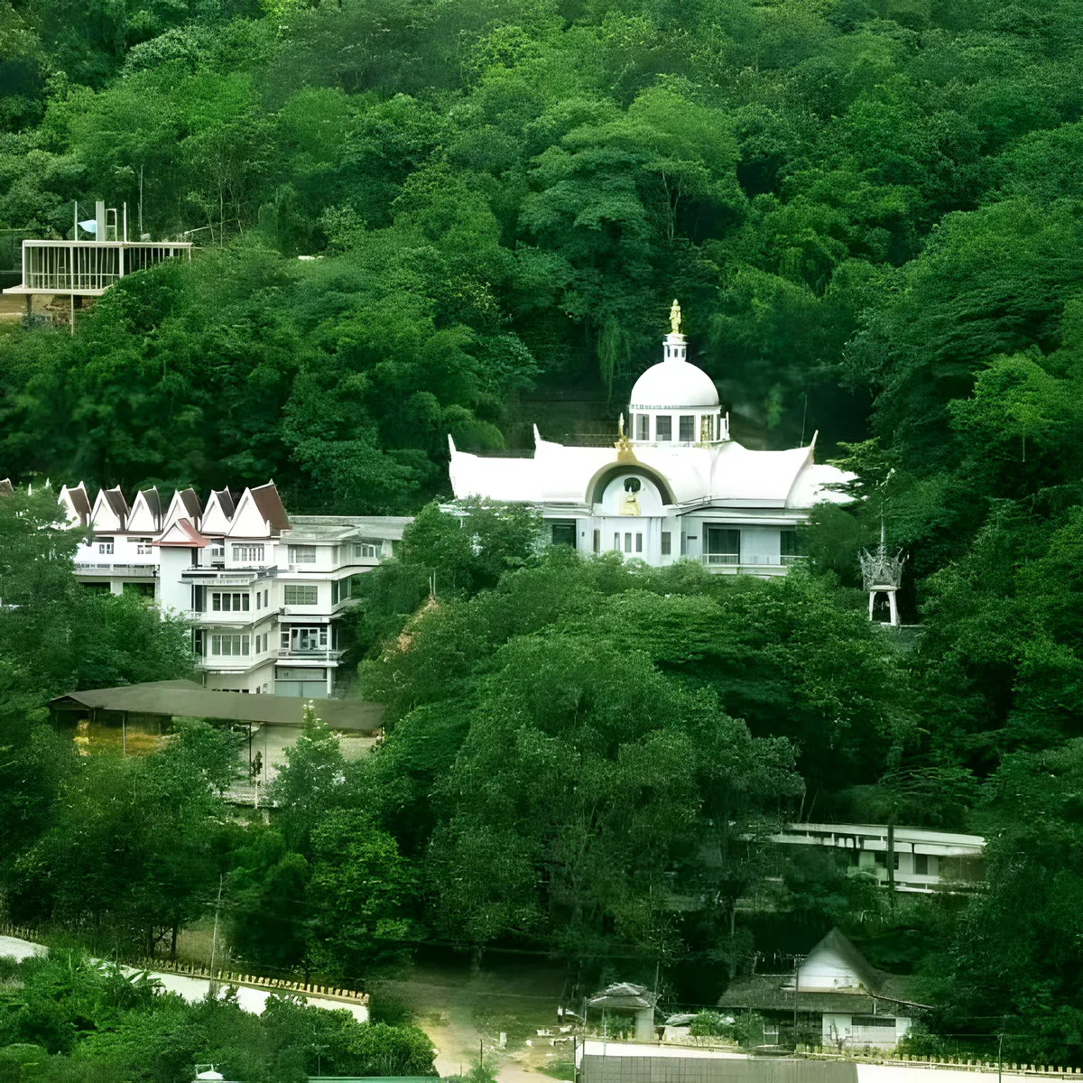 Wat Tham Pha Jom