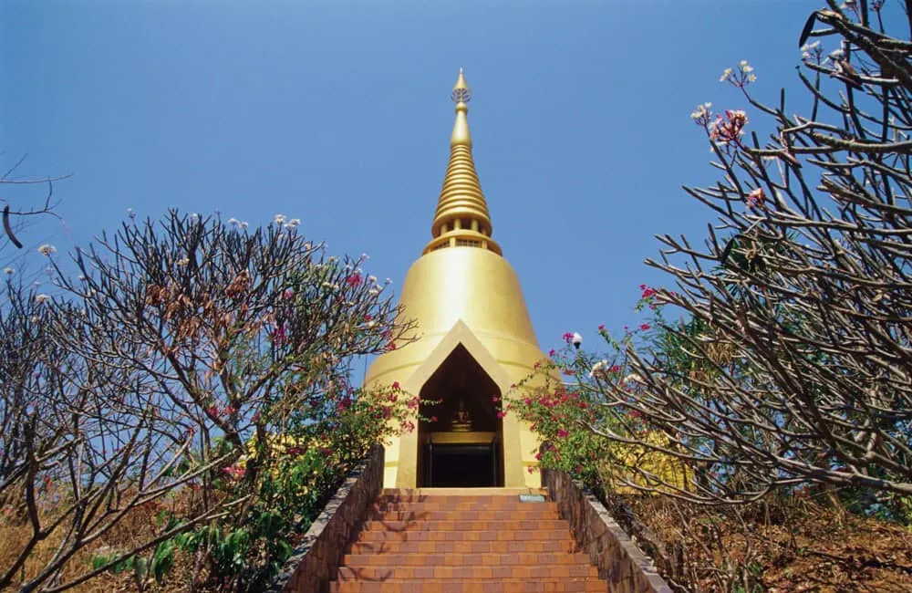 Wat Tham Saeng Phet