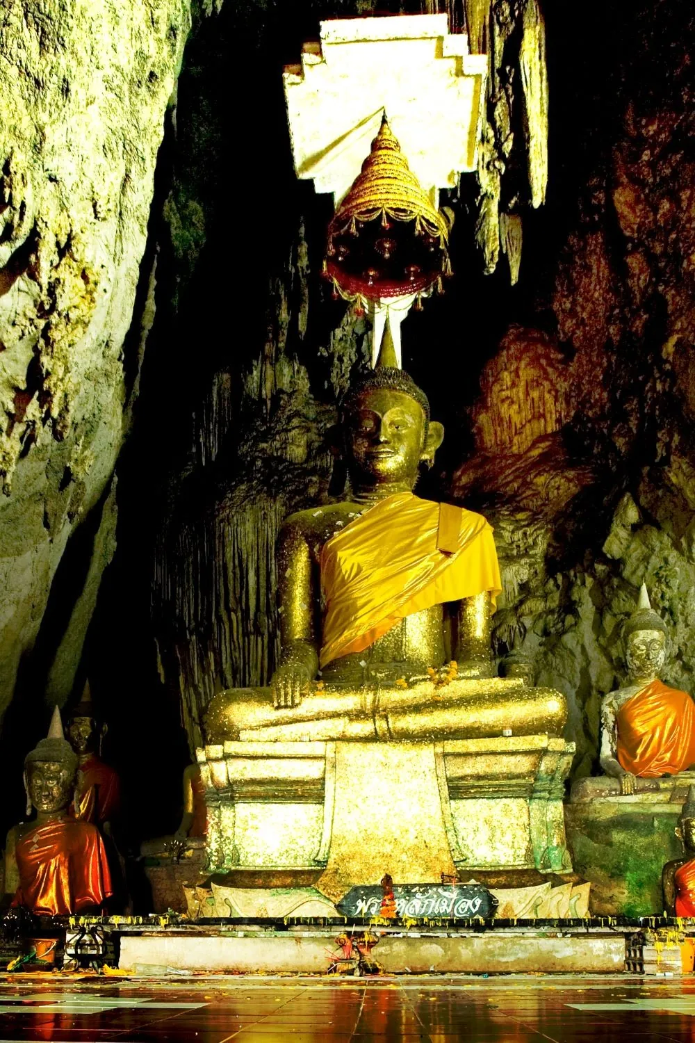 Wat Thep Charoen (Tham Rup Ro Cave) — photo 2