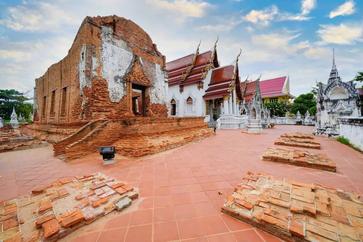 Wat Yai Chom Prasat