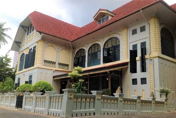 Woradit Palace Museum and Damrong Rachanuphap Library