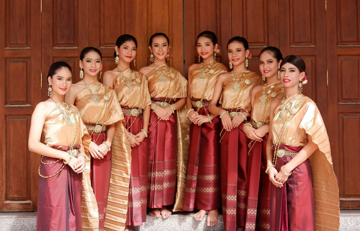 Chut Thai: Experience the Beauty and Elegance of Thailand’s Traditional Dress
