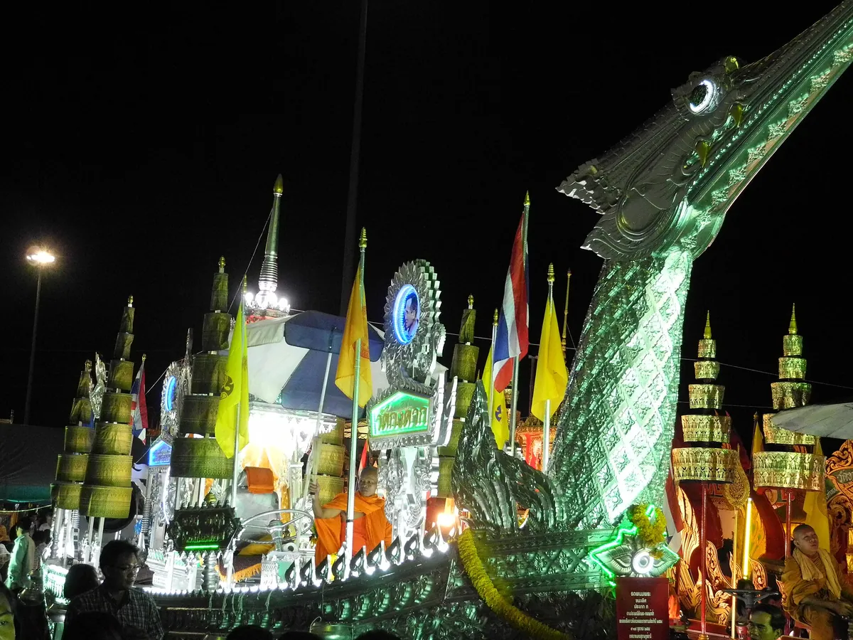 Chak Phra Festival: Surat Thani's Boat-Pulling Tradition