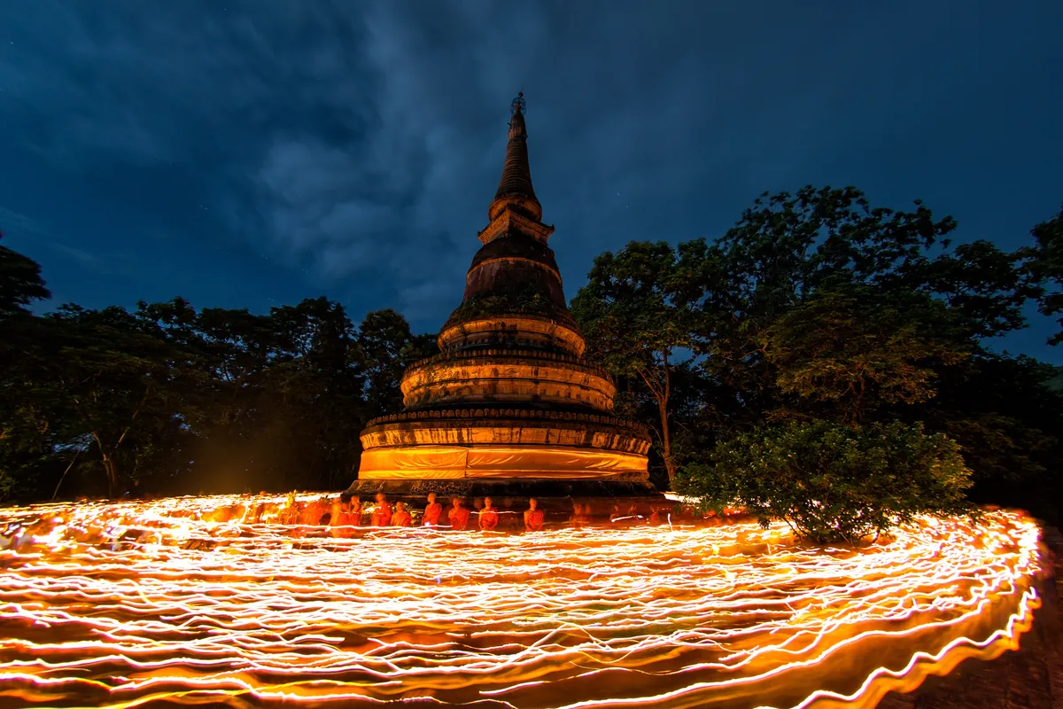 Makha Bucha Day: Thailand's Candlelit Temple Procession