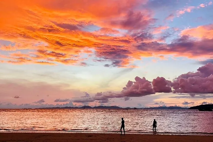 4 Islands Sunset + Plankton, Semi-Private 12 Guests, Speedboat — photo 4