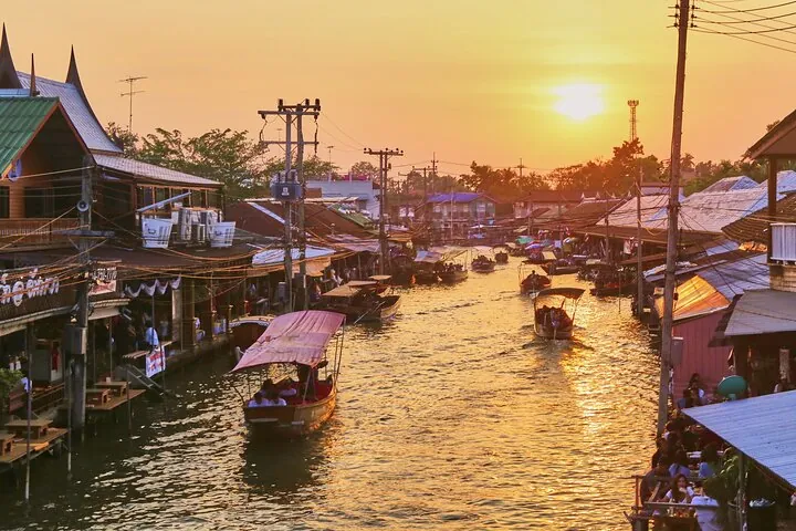 Amphawa Floating & Maeklong Railway Train Market (Small Group) — photo 3
