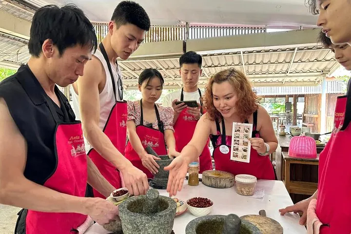 Authentic Thai Cooking Class and Farm Visit in Chiang Mai — photo 5