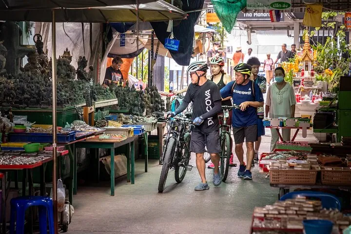 Bangkok: Backstreets and Temple Historic Bike Tour — photo 2