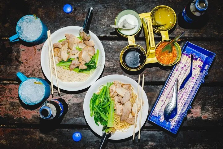 Feast on 15+ tastings along the backstreets of Bangkok