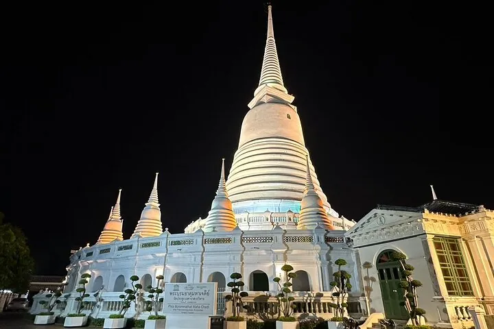 Bangkok by Night: Temples, Markets and Food Tuk-Tuk Tour — photo 3
