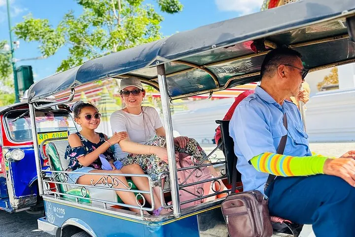 Bangkok Day Tour: Food, Temple & Tuk-Tuk