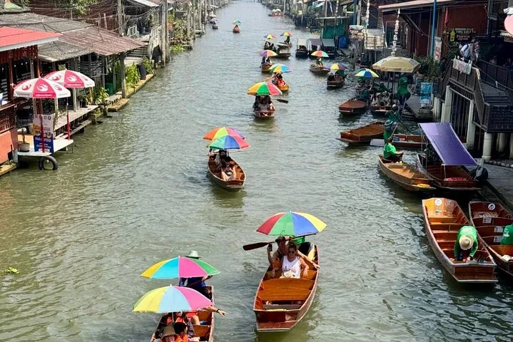Bangkok: Floating Market & Train Market with Train/Boat ride — photo 5