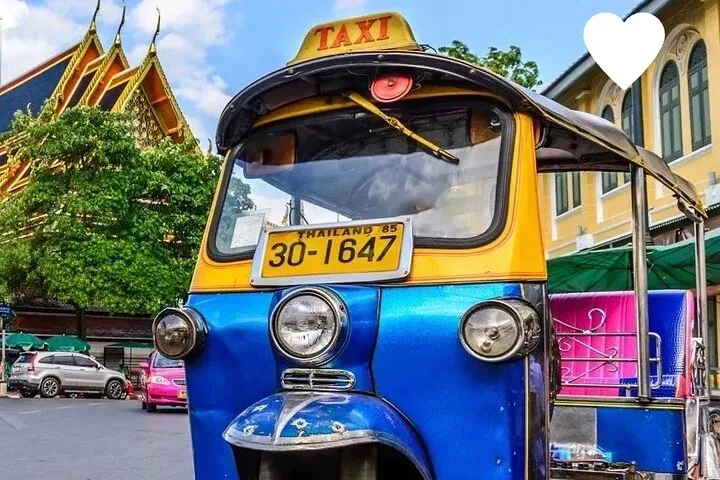 Pick up & transport by Tuk Tuk for the whole Food Tour