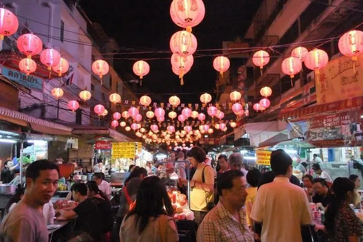 Bangkok Hidden Paths Night Biking Tour with Street-food Meal — photo 4