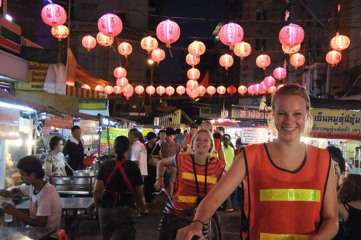 Bangkok Hidden Paths Night Biking Tour with Street-food Meal