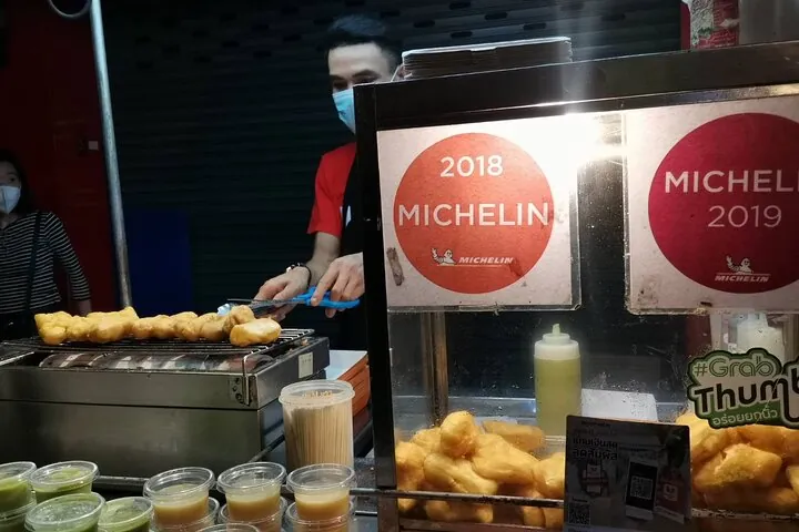 Bangkok: Michelin Guide Street Food Tour by Tuk Tuk