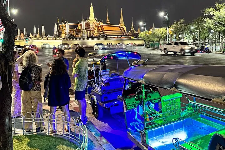 Bangkok Night Tour: Food, Temple & Tuk Tuk — photo 5