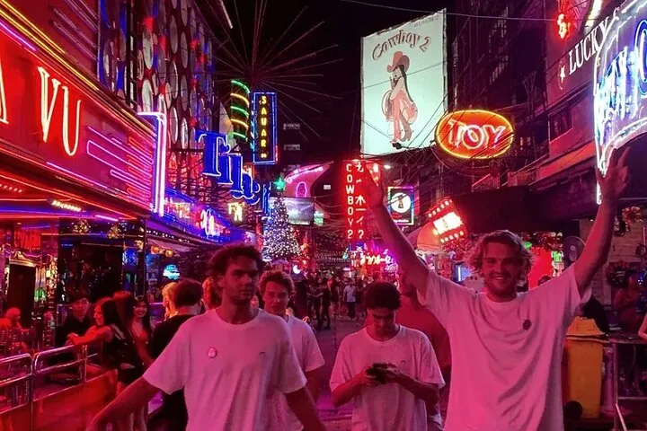 Bangkok: Rooftops, Clubs & Go Gos-Soi Cowboy, Soi 11 Night tour — photo 2