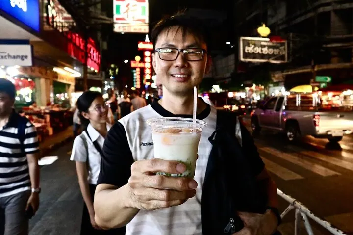 Bangkok Private Walking Food Tour with 10+ Tastings in Chinatown — photo 3