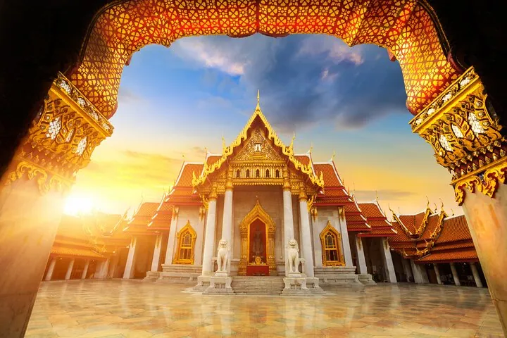 Bangkok: The Grand Palace, Wat Pho, and Wat Arun Walking Tour