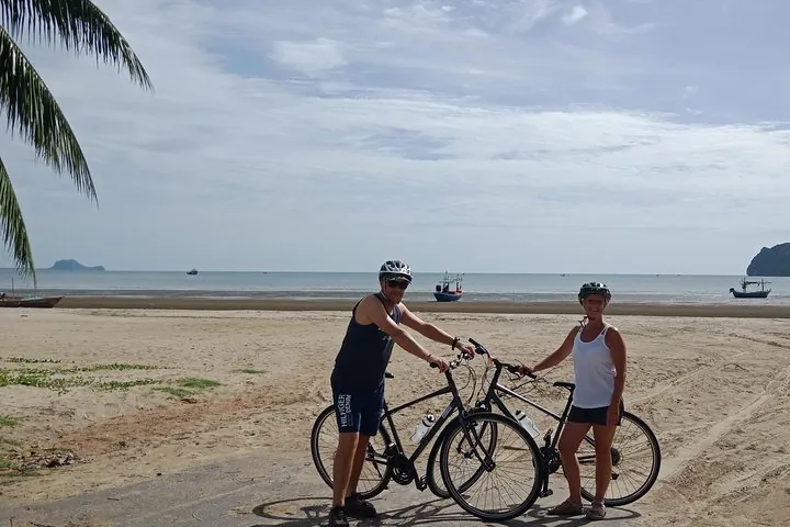 Bicycle Tour - Dolphin Bay and Khao Khalok Tour — photo 4