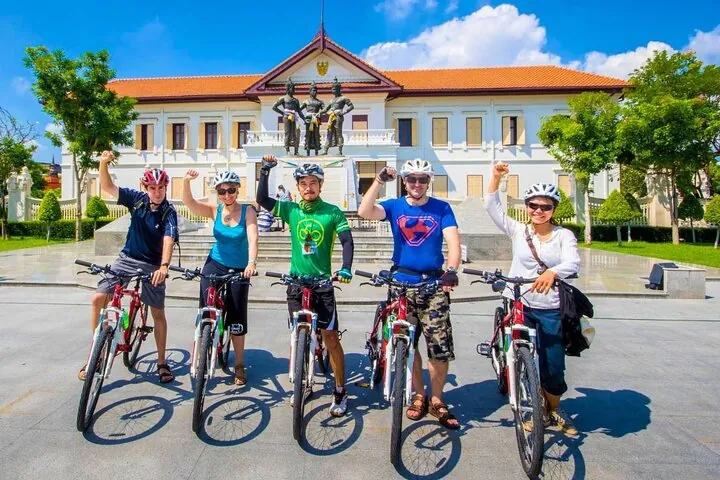 Chiang Mai: Historic Old City Bike Tour - Morning or Night