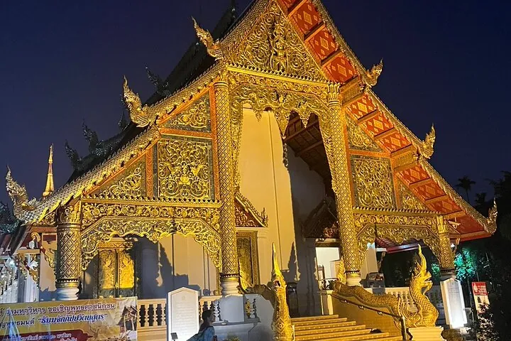 Chiang Mai Temples and Market Tuk-Tuk Evening Night Tour — photo 4
