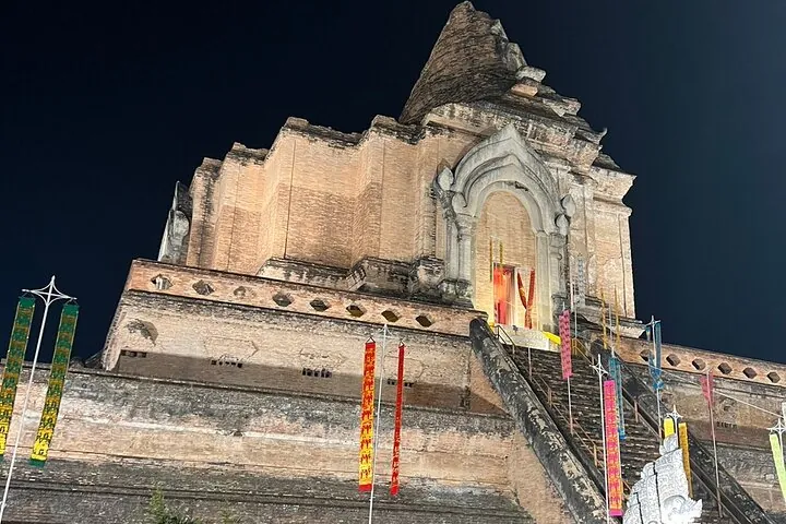 Chiang Mai Temples and Market Tuk-Tuk Evening Night Tour