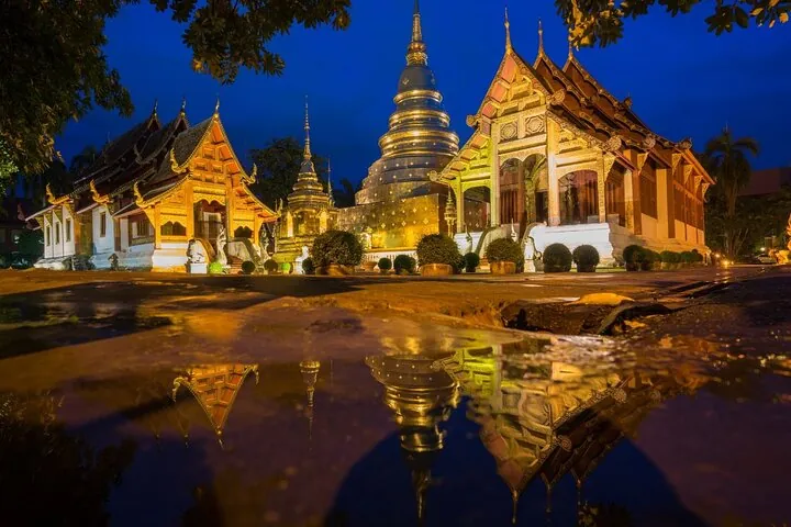 Chiang Mai Temples and Market Tuk Tuk Night Tour — photo 5