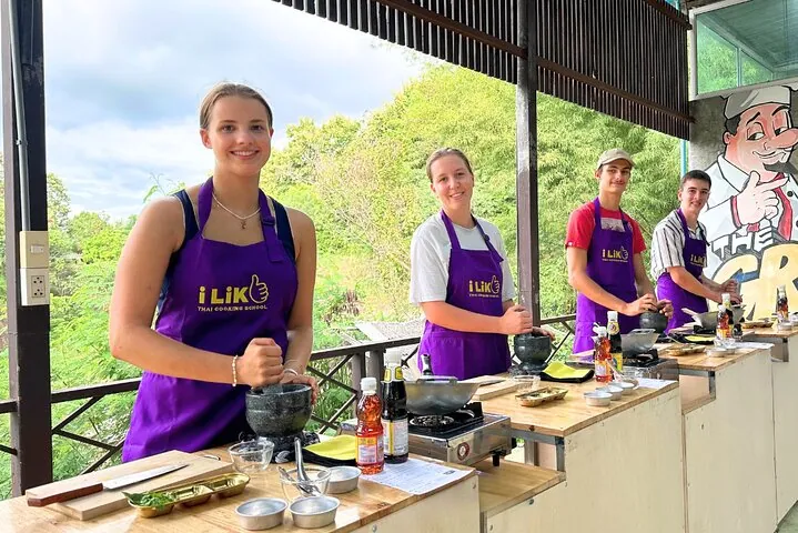 Chiang Mai Thai Cooking Class at Grand Canyon and Market Tour