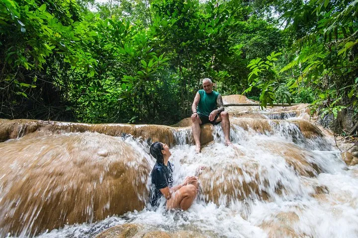 Climb Sticky Waterfall Like a Spiderman — photo 3