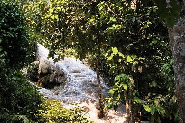 Climb Sticky Waterfall Like a Spiderman — photo 5