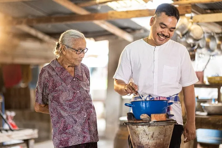 Cooking Class by Samui Native Instructor Geng and O Family — photo 2