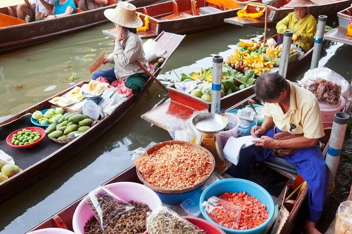Damnoen Saduak Floating Market and Maeklong Railway Market Tour — photo 5