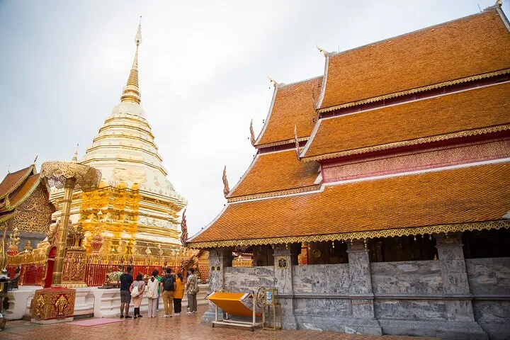Doi Suthep and Wat Pha Lat Sunrise Tour (Small Group Only) — photo 4