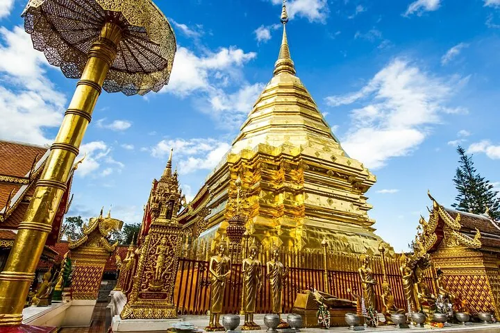 Doi Suthep and Wat Pha Lat Sunrise Tour (Small Group Only)