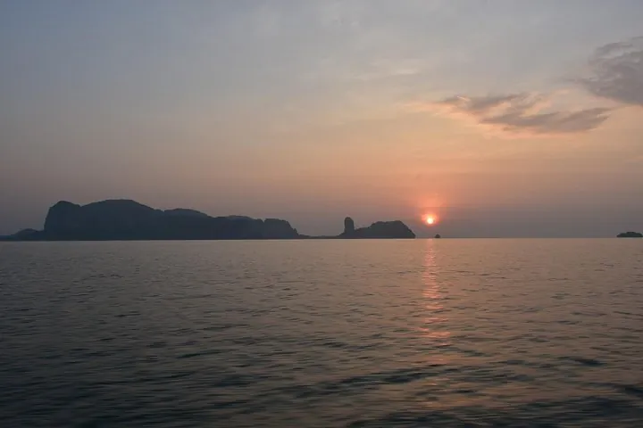 Watch the sun rising over the ‘4 Islands’
