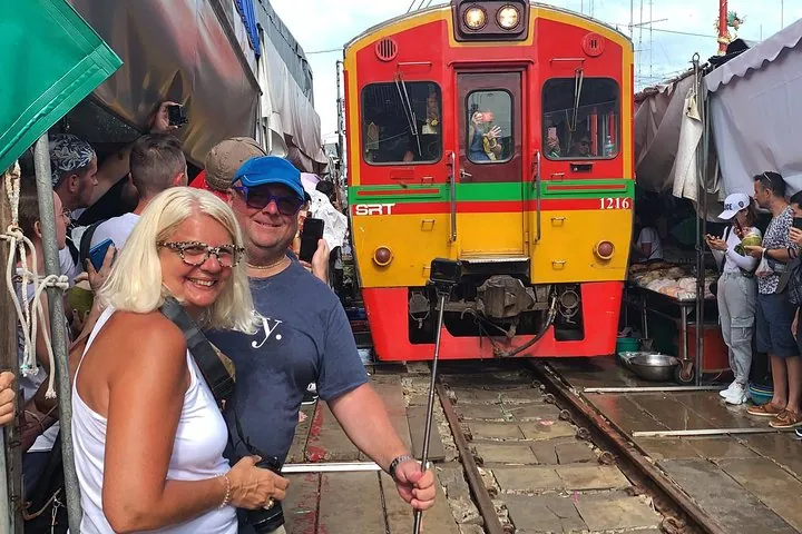 Floating and Railway Market (Optional Waterfall): Private Tour — photo 2